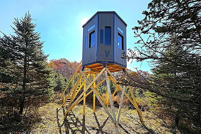 Elevated Surround View Hunting Blind Millersburg in a Forested Area